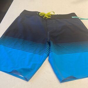Dakine board shirts men’s size 36/large, new without tags great color zip pocket